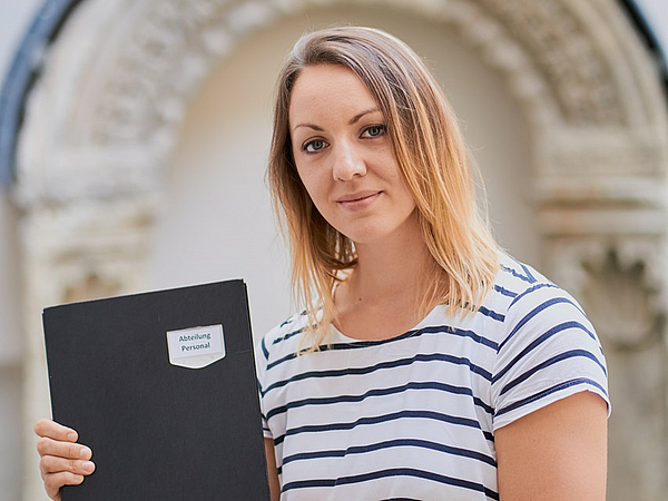Auszubildende Industriekauffrau Auszubildende Industriekauffrau der Energieversorgung Pirna mbH