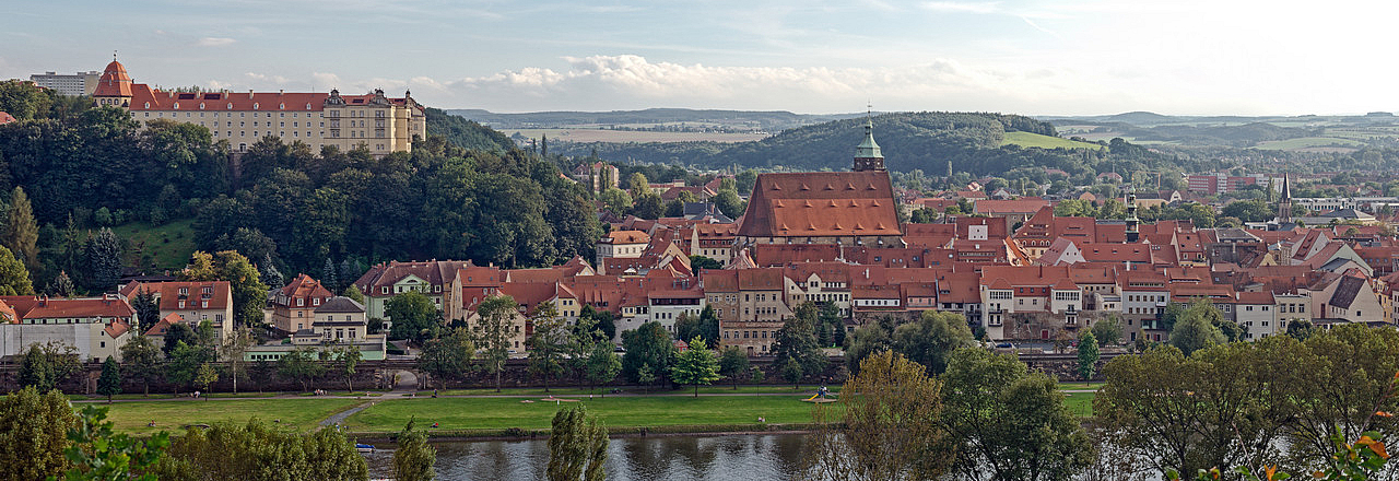 Schloss Sonnenstein und die Altstadt Blick über die Elbe auf Schloss Sonnenstein und die Altstadt von Pirna