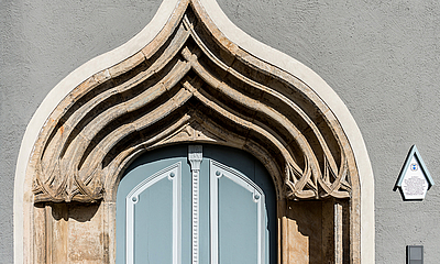 Typisches Sandsteinportal Eingangsportal aus Sandstein