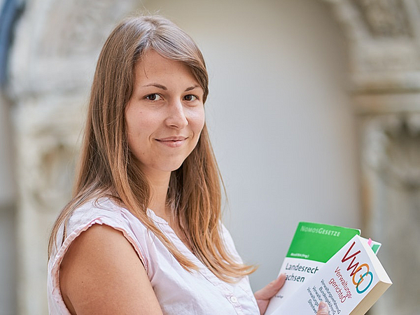 Auszubildende Verwaltungsfachangestellte Auszubildende Verwaltungsfachangestellte der Stadtverwaltung Pirna