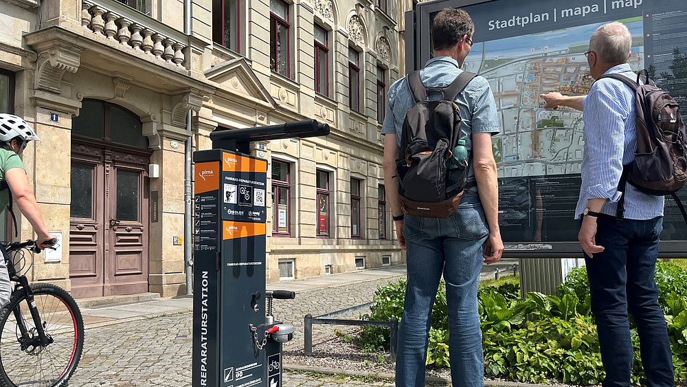 Servicestation zur Reparatur von Fahrrädern am Dohanischen Platz