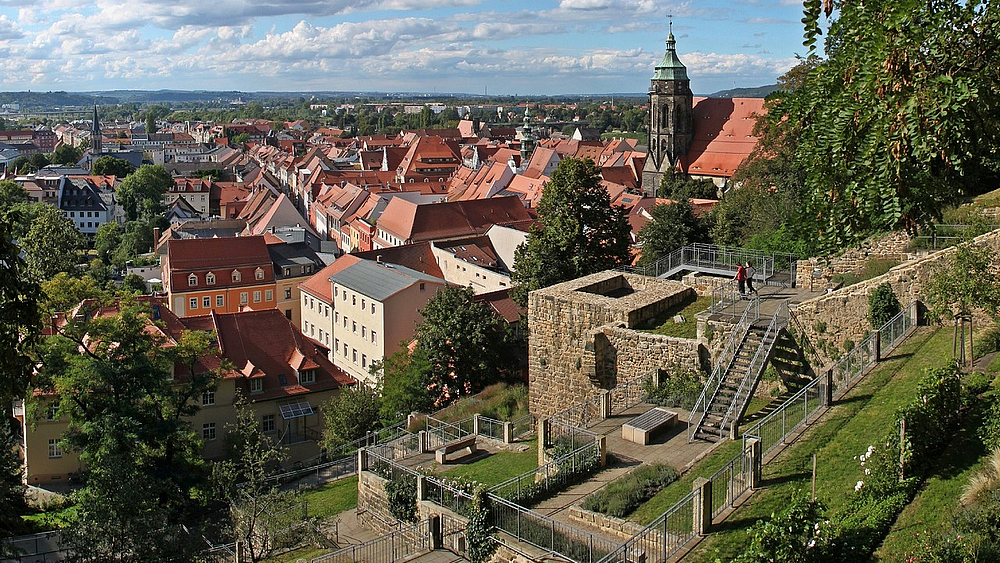 Ausblick über Pirna und die Terrassengärten Ausblick über die Stadt Pirna von den Terrassengärten des Schlosses Sonnenstein aus