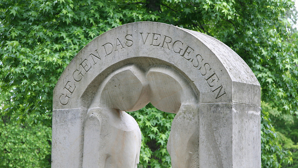 Denkmal gegen Gewalt und Vertreibung im Brückenpark