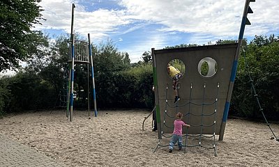 Steinladeplatz am Elbufer