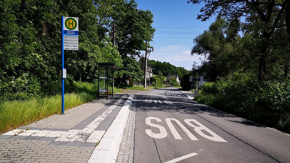 Bushaltestelle Ortsteil Neundorf