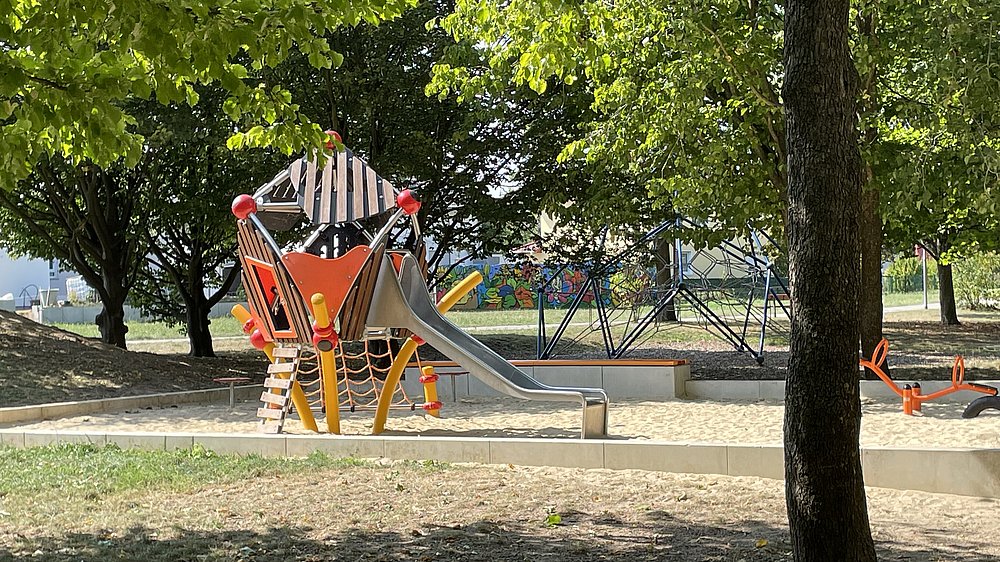 Spielplatz auf dem Sonnenstein mit Rutsche