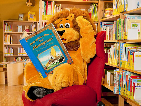 Leselöwe Bibolin Das Maskottchen der StadtBibliothek Pirna