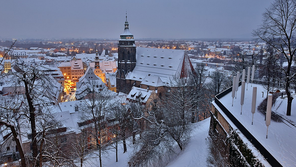 Hoch über Pirna thront Schloss Sonnenstein Pirna mit Schloss Sonnenstein