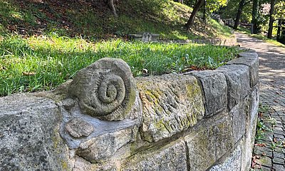 Schatzsucherpfad am Schlossberghang – Steinschnecke