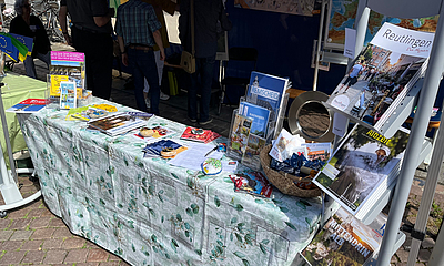 Infostand Partnerstädte MdK 2024 Infostand des Interessennetzwerk Städtepartnerschaften Markt der Kulturen