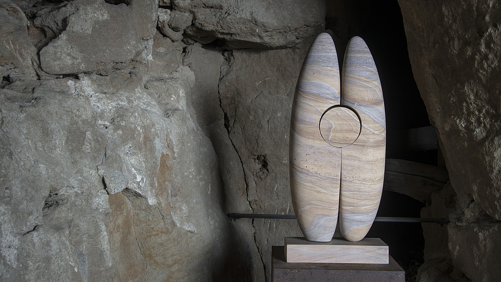 Abstrakte Sandsteinskulptur