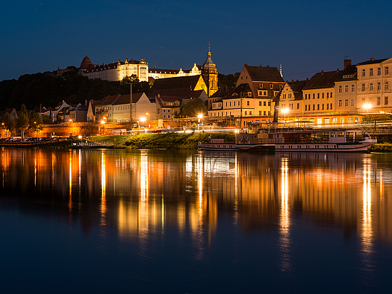 Pirna bei Nacht Pirnaer Elbpanorama bei Nacht